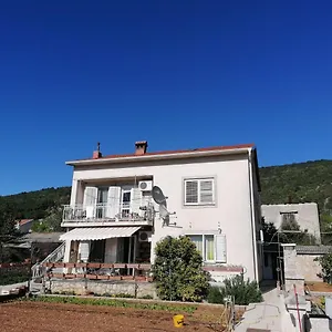apartment-poldrugo.primorje-gorskikotar.com/